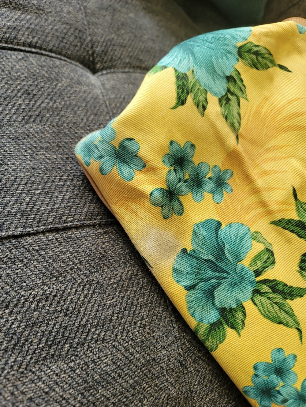 Caribbean Joe Hawaiian Floral Weekender With Accessories - Picture 10 of 16